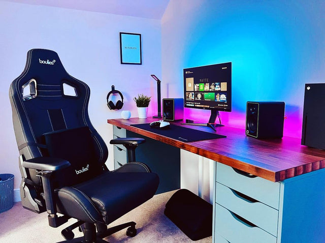 Black heavy duty gaming chair